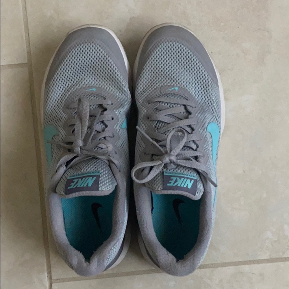 Nike tennis shoes